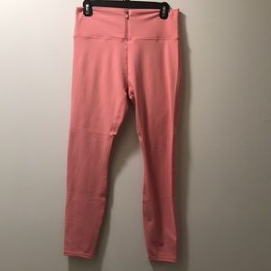 NWOT Fabletics 7/8 Peach Leggings w/Zipper Large
